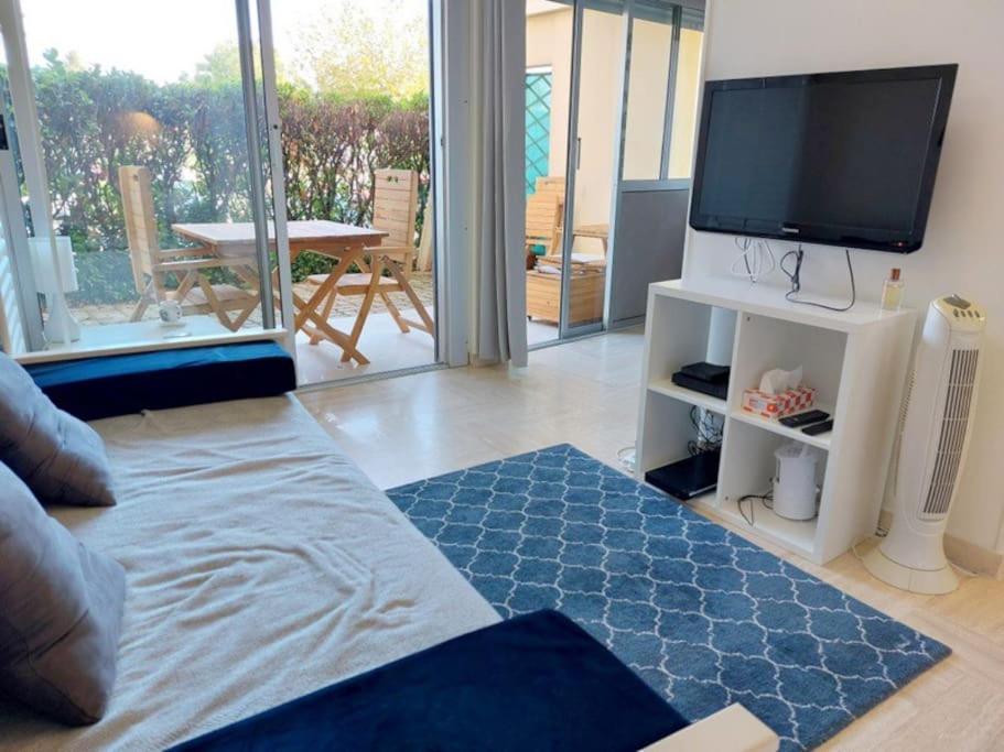 Studio Eleverca 3*- Rez De Jardin Terrasse - Axelle Loc'Appart Манделю-ла-Напул Екстериор снимка